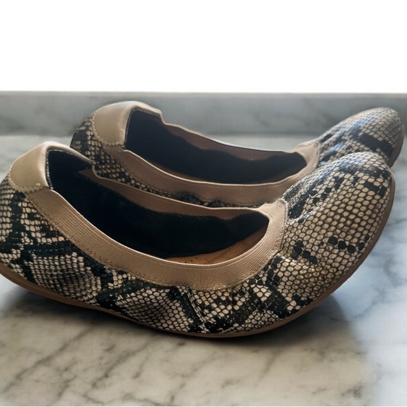 Lands' End Leather Animal Print Ballet Flats Shoes Casual Snake Sz 6 B Snakeskin - Picture 2 of 7